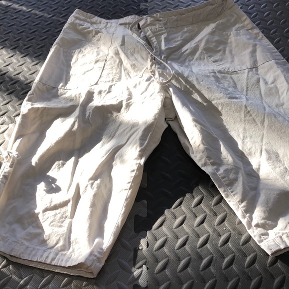 Shorts - Picture 2 of 3